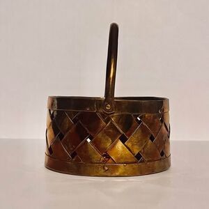Brass woven basket with handle